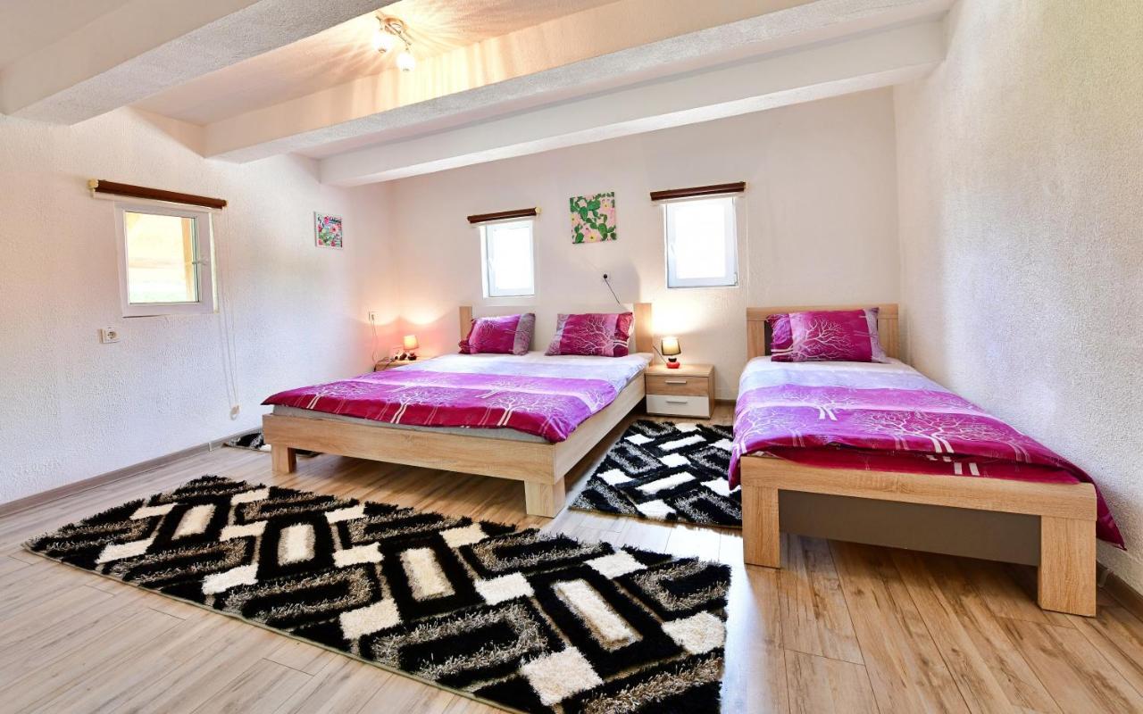House Luna Раковица Экстерьер фото